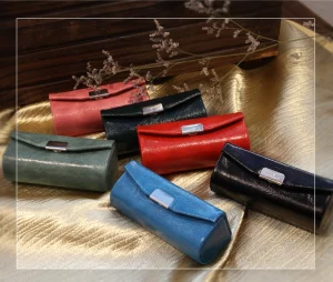 Футляр для помады